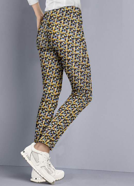 Broeken - Broek in een actueel minimalistisch design, in Größe 017 bis 052, in Farbe CURRY-MULTICOLOR Ansicht 1